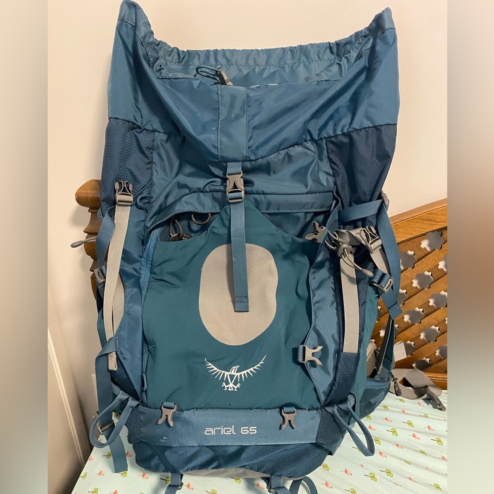 Womens Osprey Ariel 65L pack